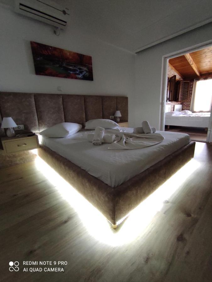 Lazaris Kwstas Rooms Himare Esterno foto