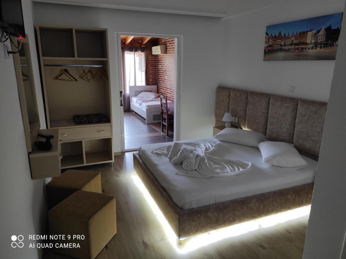 Lazaris Kwstas Rooms Himare Esterno foto