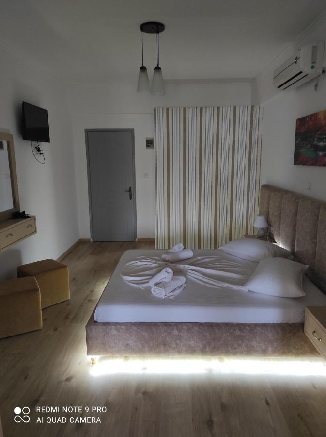 Lazaris Kwstas Rooms Himare Esterno foto