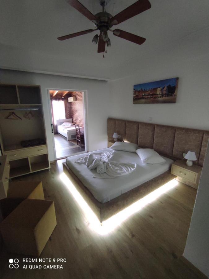 Lazaris Kwstas Rooms Himare Esterno foto