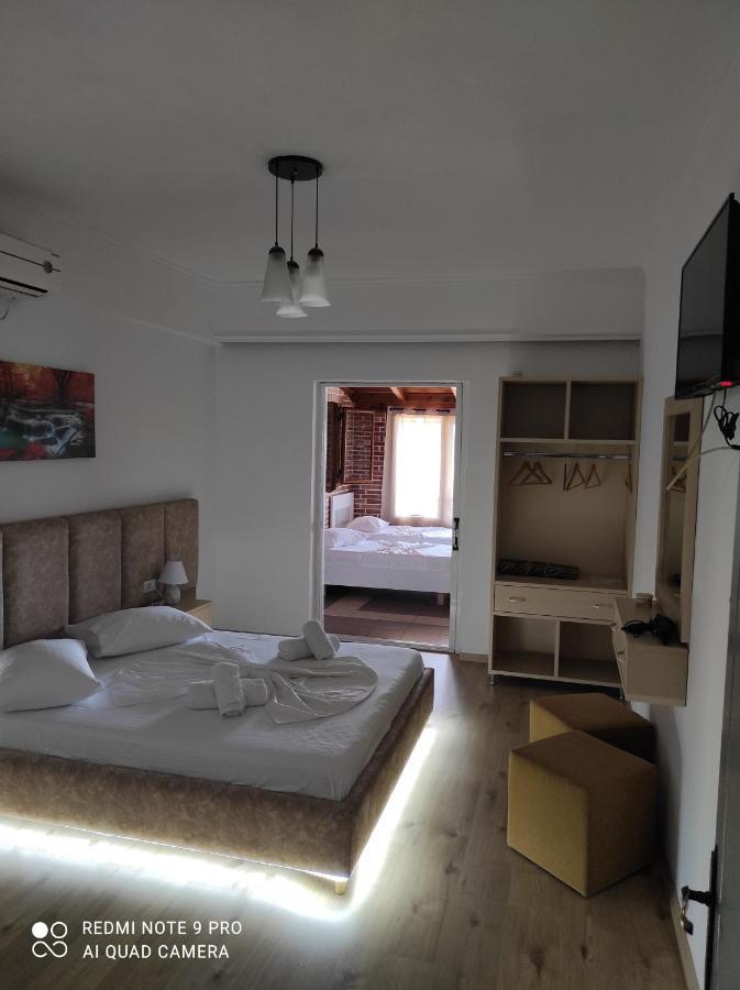 Lazaris Kwstas Rooms Himare Esterno foto