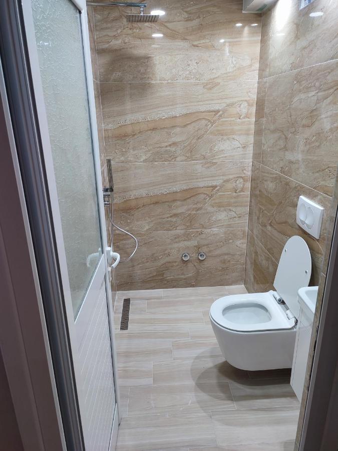 Lazaris Kwstas Rooms Himare Esterno foto