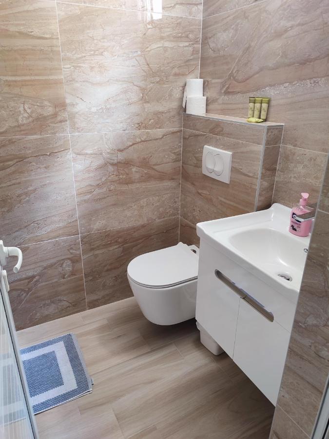 Lazaris Kwstas Rooms Himare Esterno foto