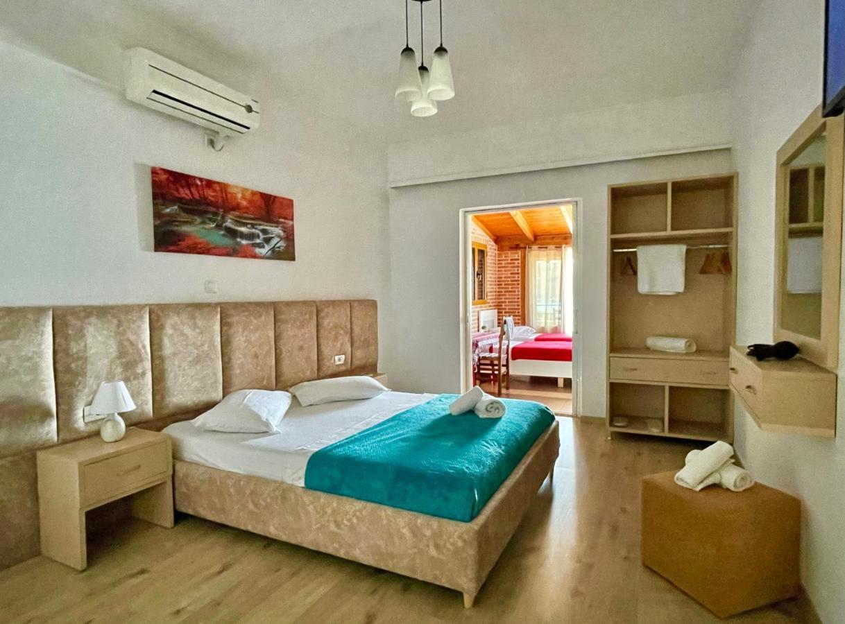 Lazaris Kwstas Rooms Himare Esterno foto