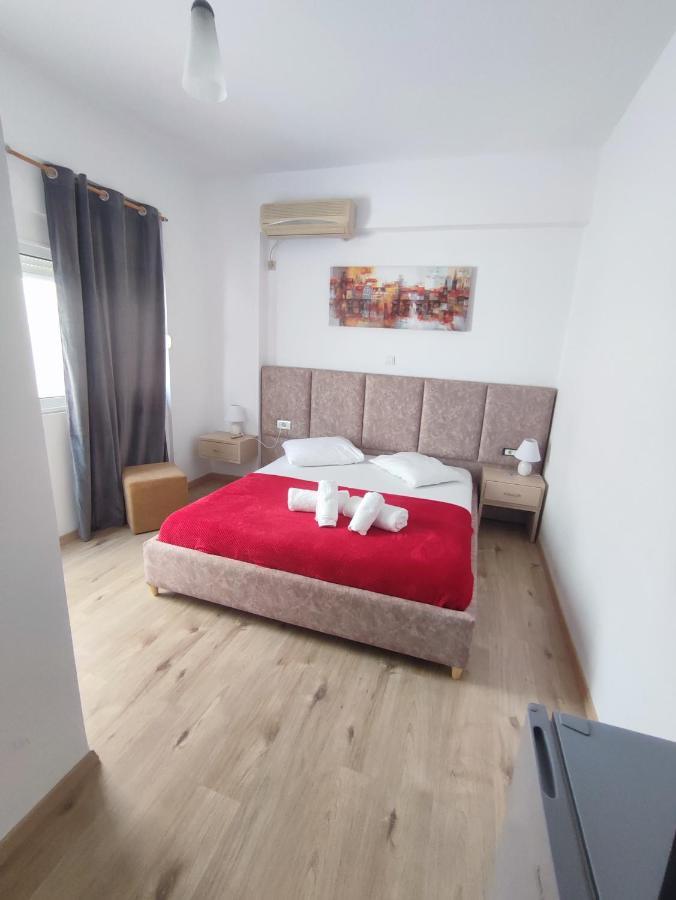 Lazaris Kwstas Rooms Himare Esterno foto
