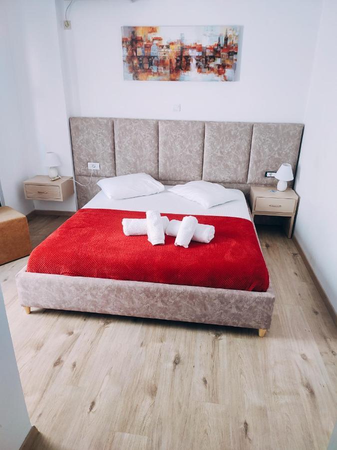 Lazaris Kwstas Rooms Himare Esterno foto