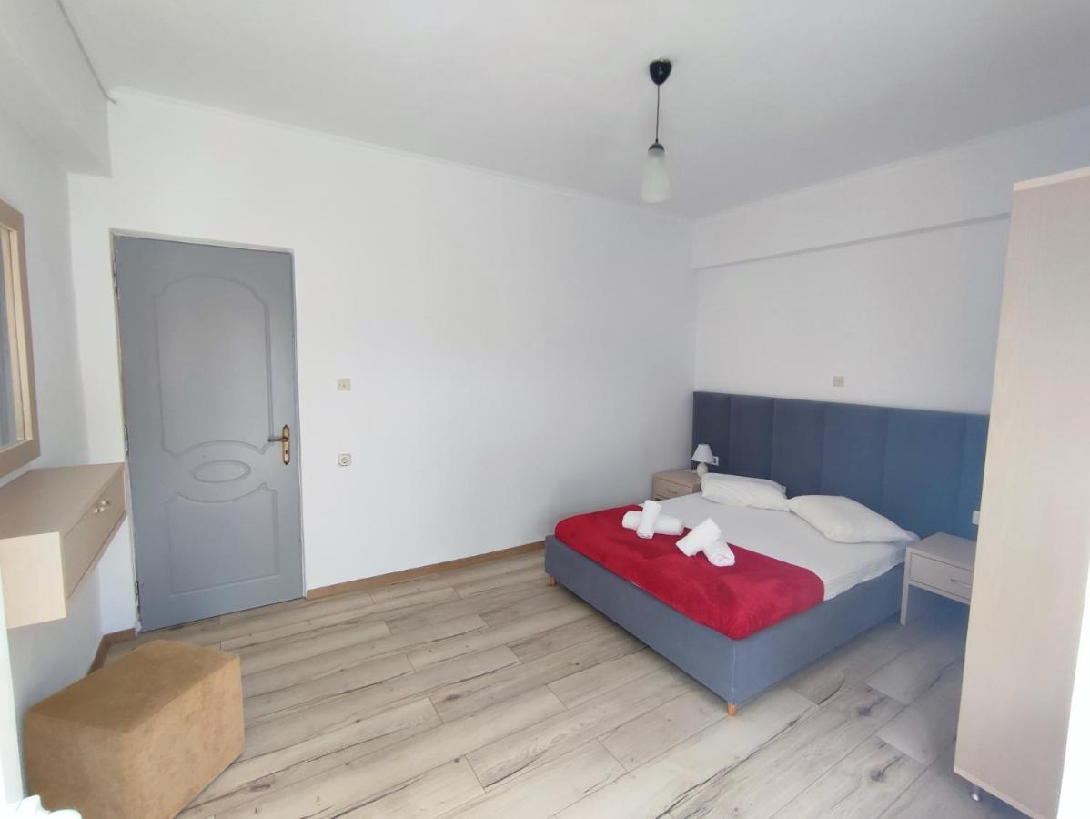 Lazaris Kwstas Rooms Himare Esterno foto