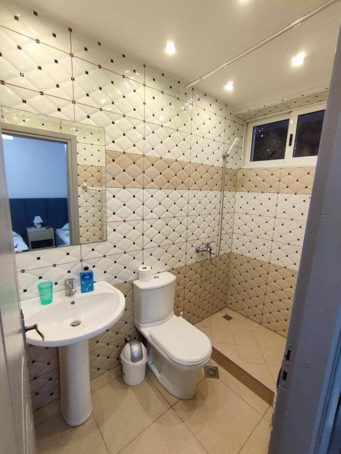 Lazaris Kwstas Rooms Himare Esterno foto