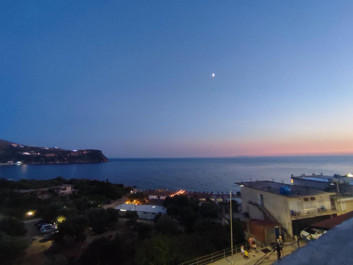 Lazaris Kwstas Rooms Himare Esterno foto